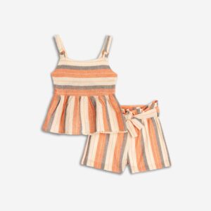 Set shorts girl type