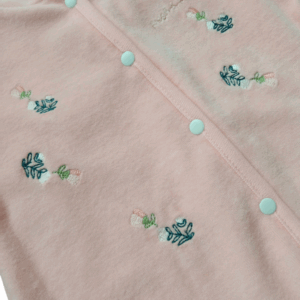 Pijama polar salmón flores bebé - Imagen 2