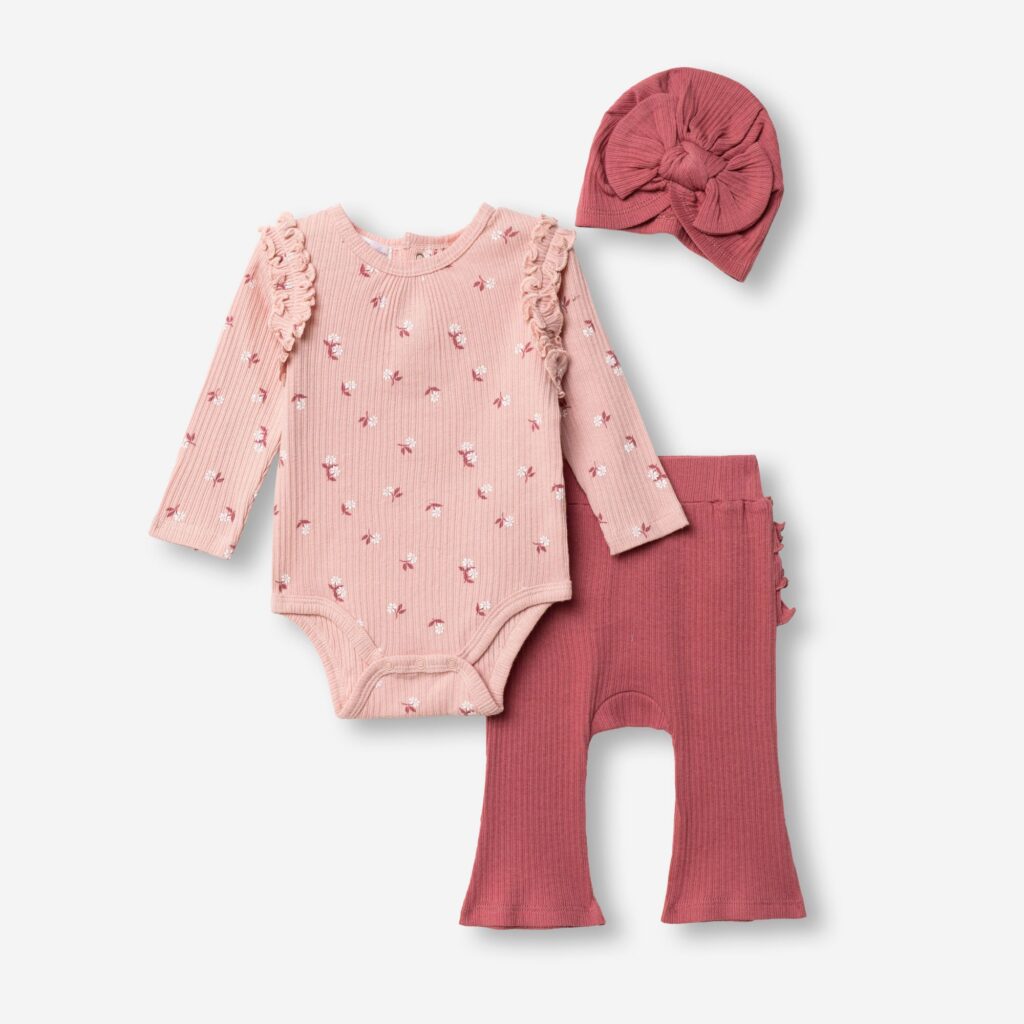 Conjunto tres piezas beb&eacute; ni&ntilde;a pantal&oacute;n volante+body Flores+turbante